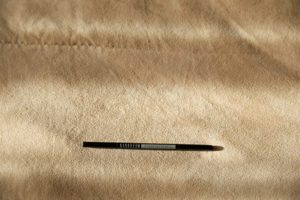 precise defining eyebrow pencil
